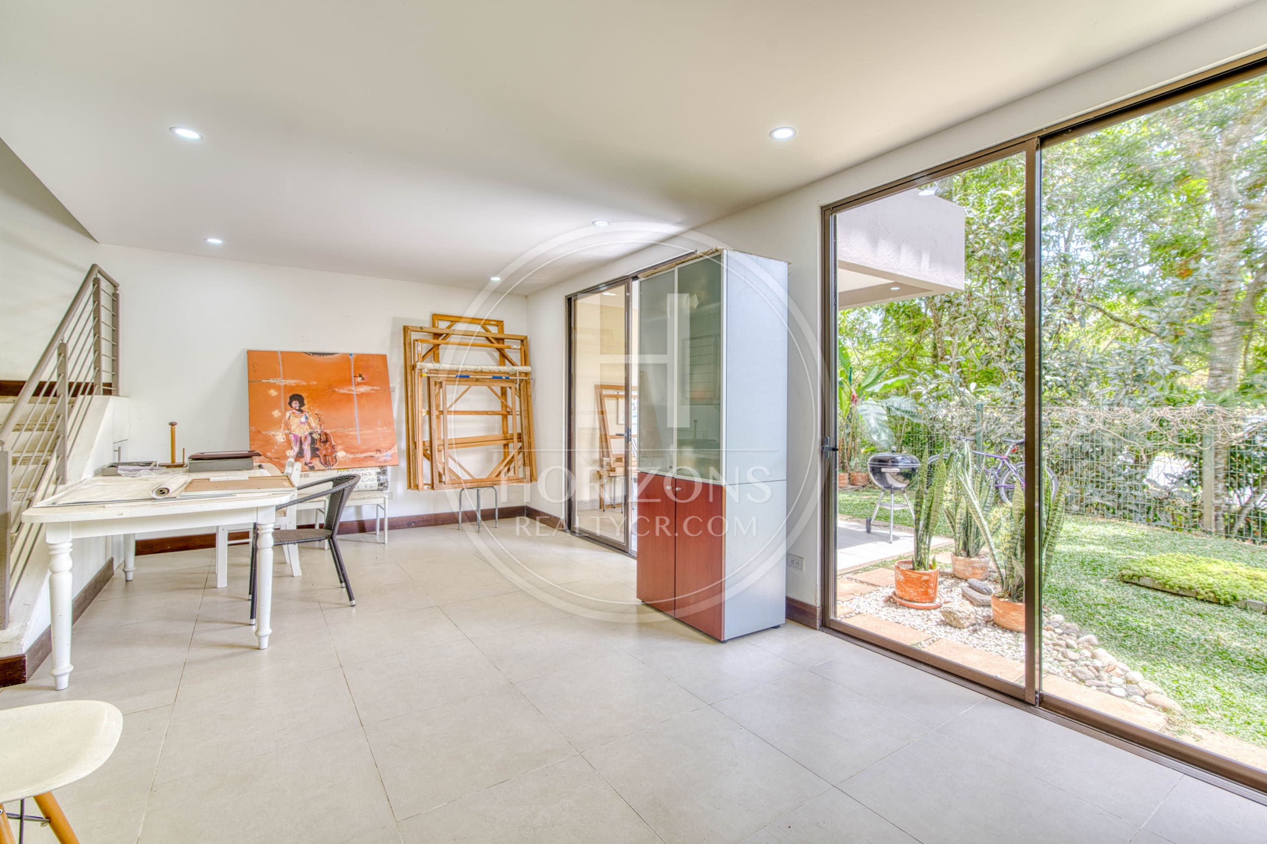 Se Vende Casa con Patio en Condominio La Estefana 3 Habitaciones 4 Estacionamientos noj1074