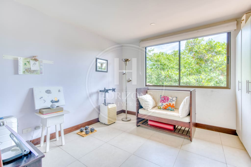 Se Vende Casa con Patio en Condominio La Estefana 3 Habitaciones 4 Estacionamientos noj1074