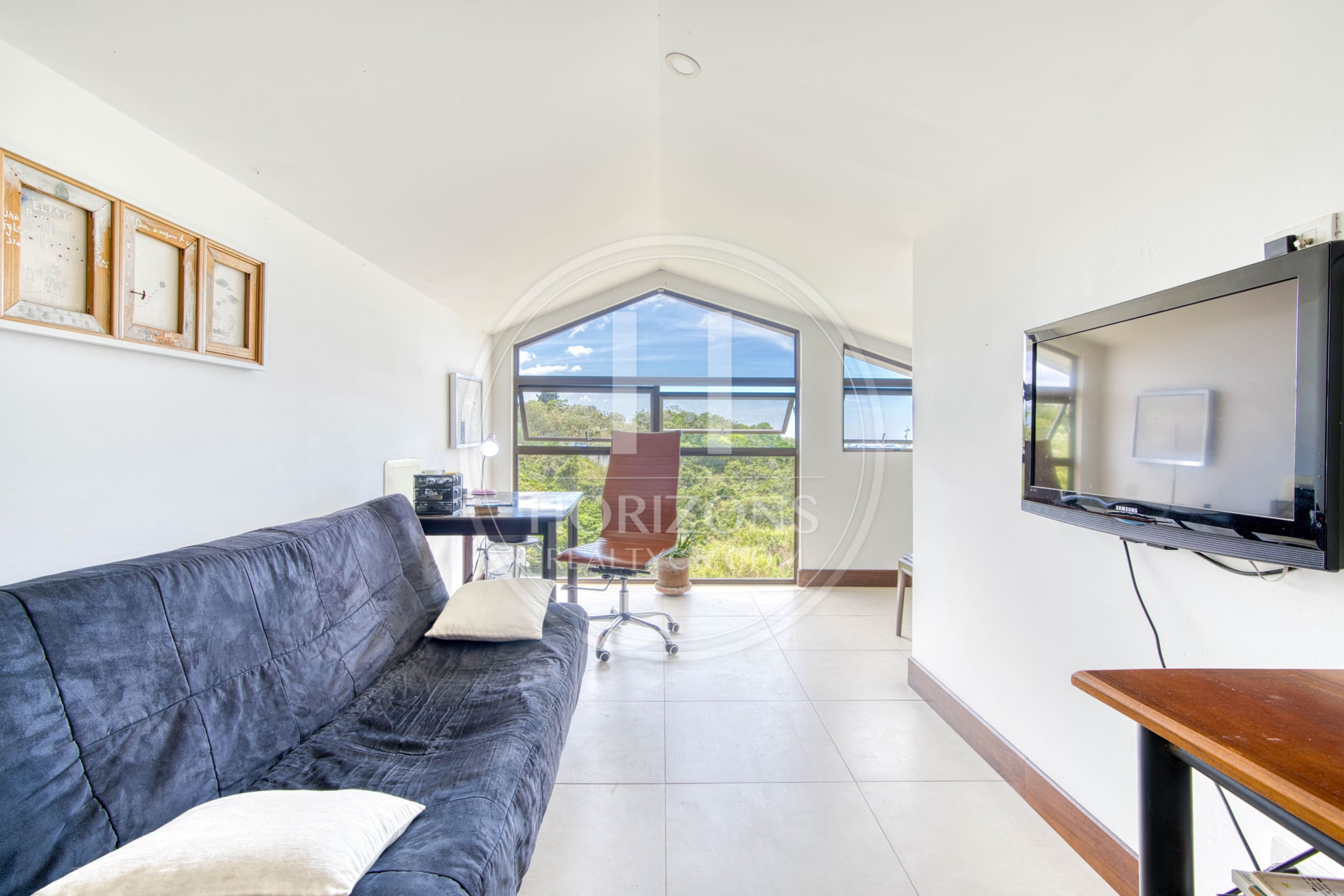 Se Vende Casa con Patio en Condominio La Estefana 3 Habitaciones 4 Estacionamientos noj1074