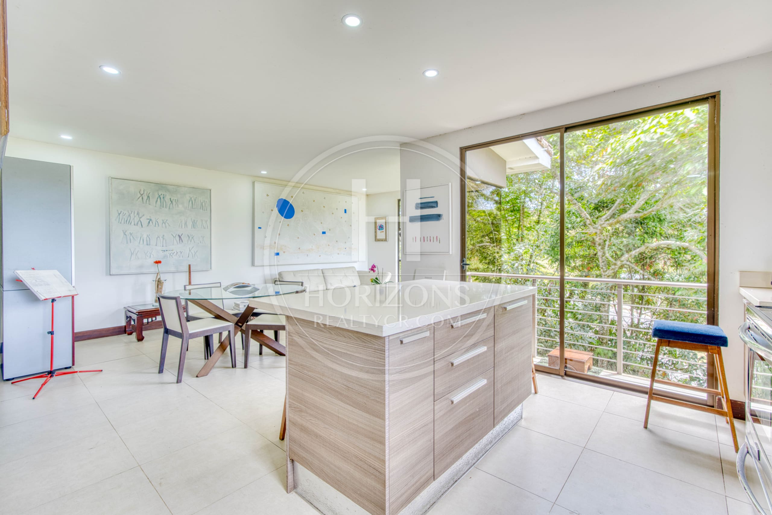 Se Vende Casa con Patio en Condominio La Estefana 3 Habitaciones 4 Estacionamientos noj1074