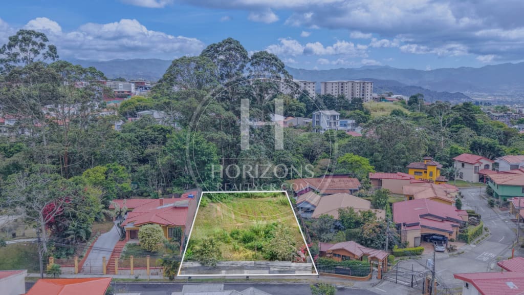 Lote en Residencial 1436m² Sabanilla Montes de Oca Ideal para Proyecto de Apartamentos o Casa Familiar  NOJ1078