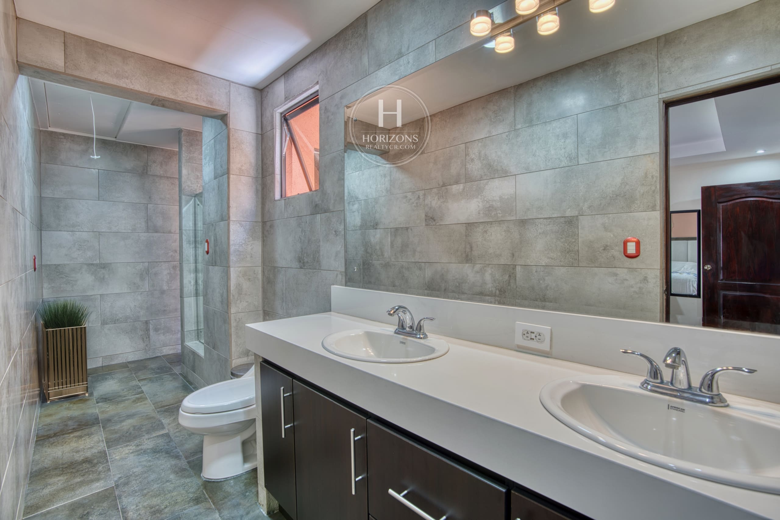 Casa  en Venta Tres Ríos Residencial Omega con 4 Habitaciones mas Oficina nja1347