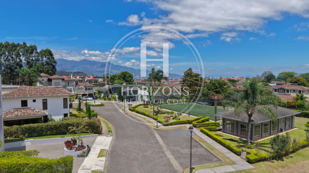 Lote 855m2 disponible en Colinas Montealegre nja1345