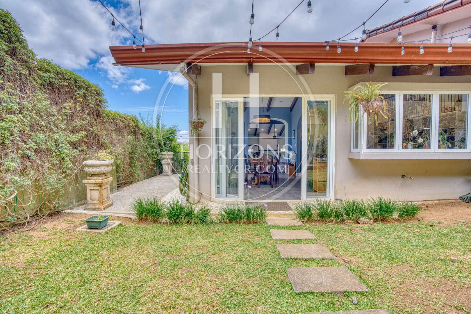 Casa Contemporánea en Venta Condominio Guayaquil Colinas de Montealegre con Vistas Panorámicas nja1346