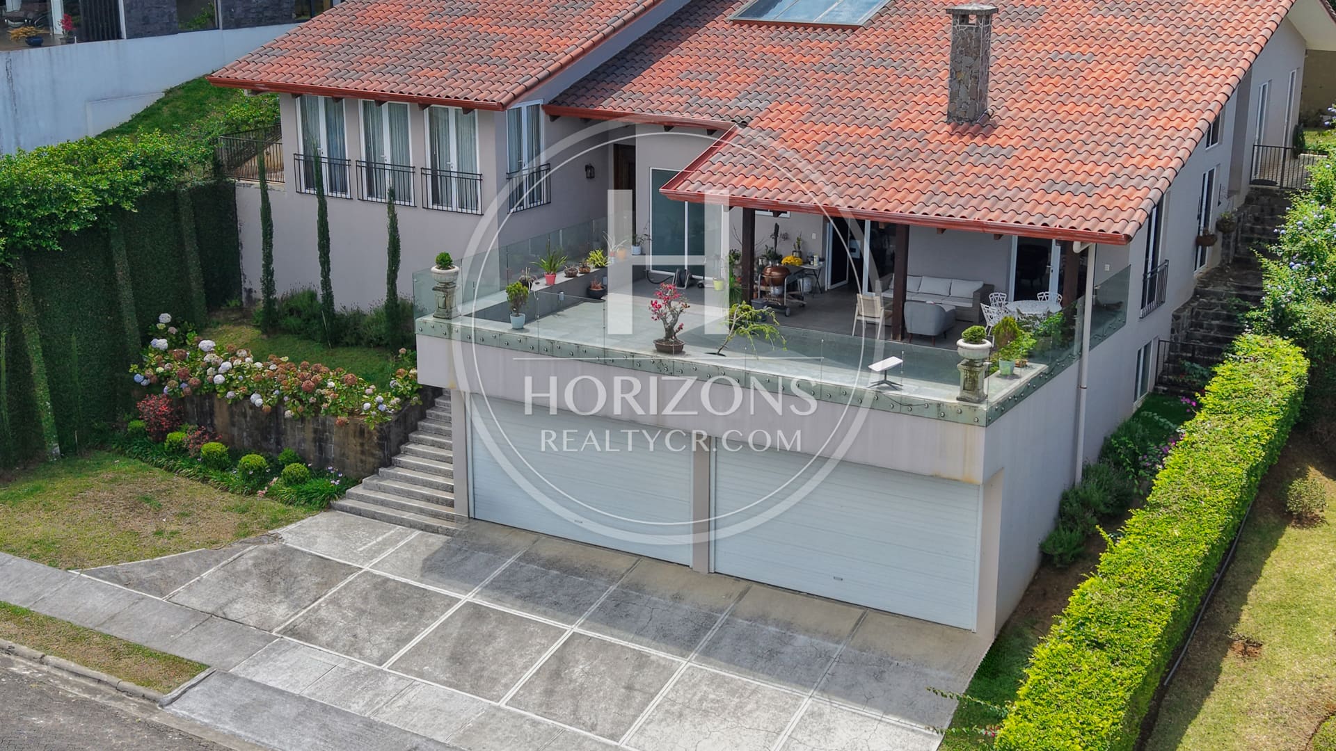 Casa Contemporánea en Venta Condominio Guayaquil Colinas de Montealegre con Vistas Panorámicas nja1346
