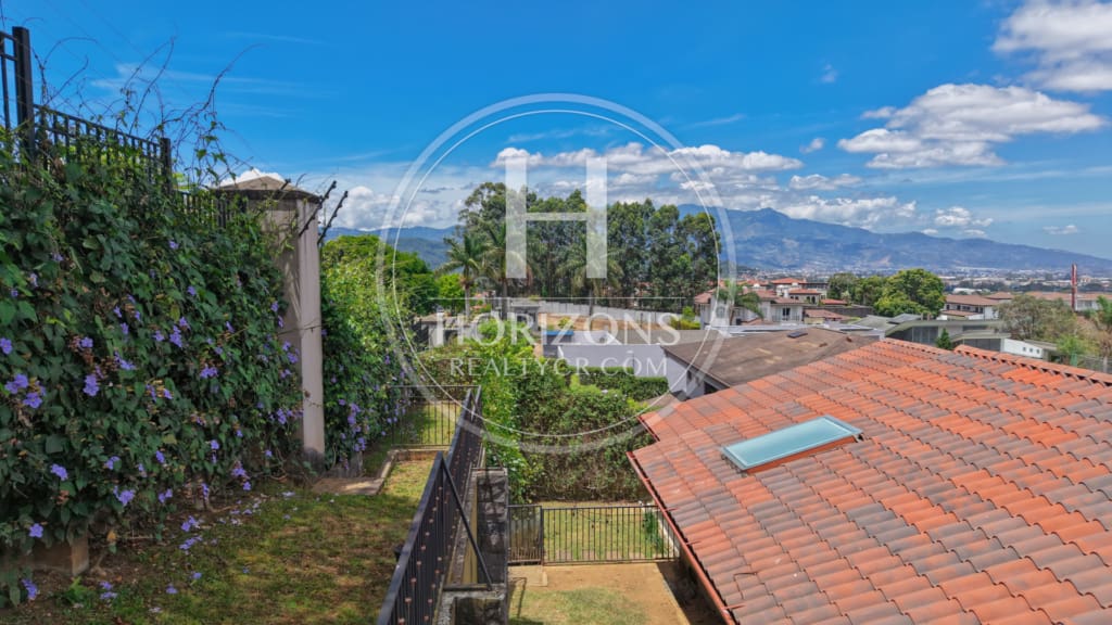 Casa Contemporánea en Venta Condominio Guayaquil Colinas de Montealegre con Vistas Panorámicas nja1346