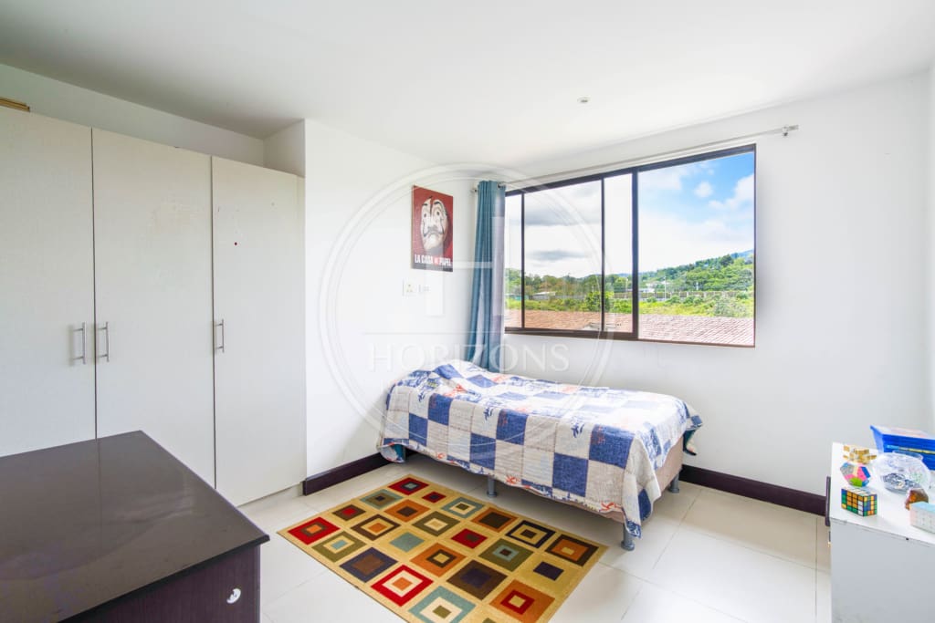Casa en Venta en Condominio La Estefana con Vista al Bosque 3 Habitaciones y 4 Parqueos noj1079