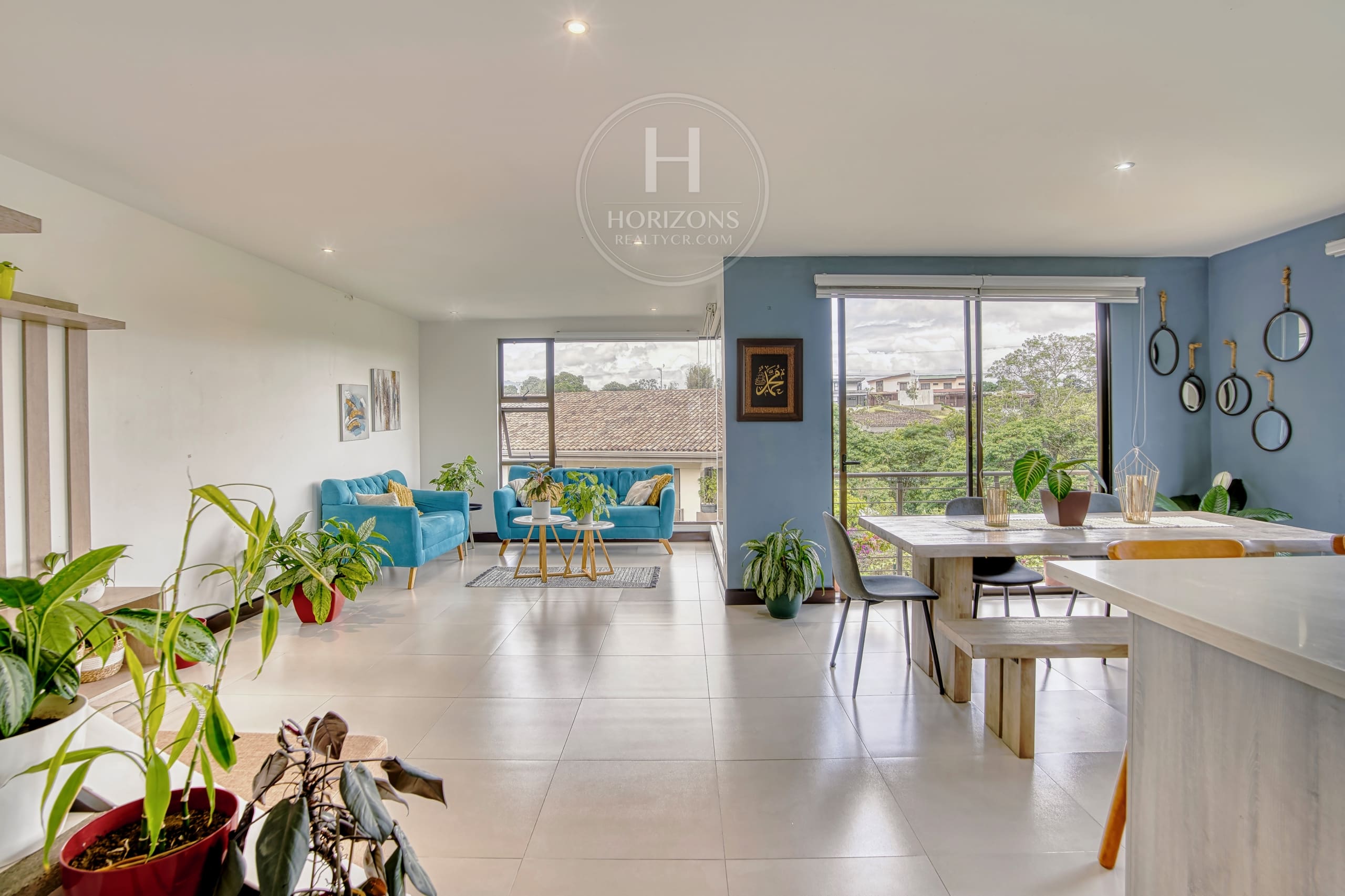 Casa en Venta en Condominio La Estefana con Vista al Bosque 3 Habitaciones y 4 Parqueos noj1079