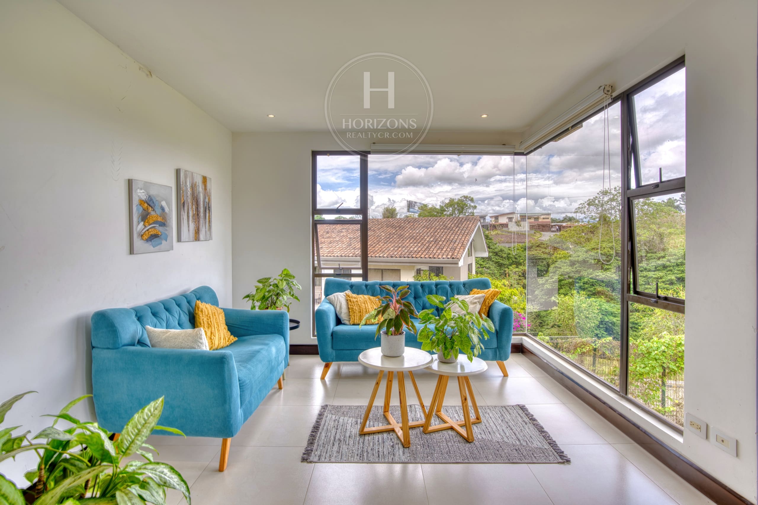 Casa en Venta en Condominio La Estefana con Vista al Bosque 3 Habitaciones y 4 Parqueos noj1079