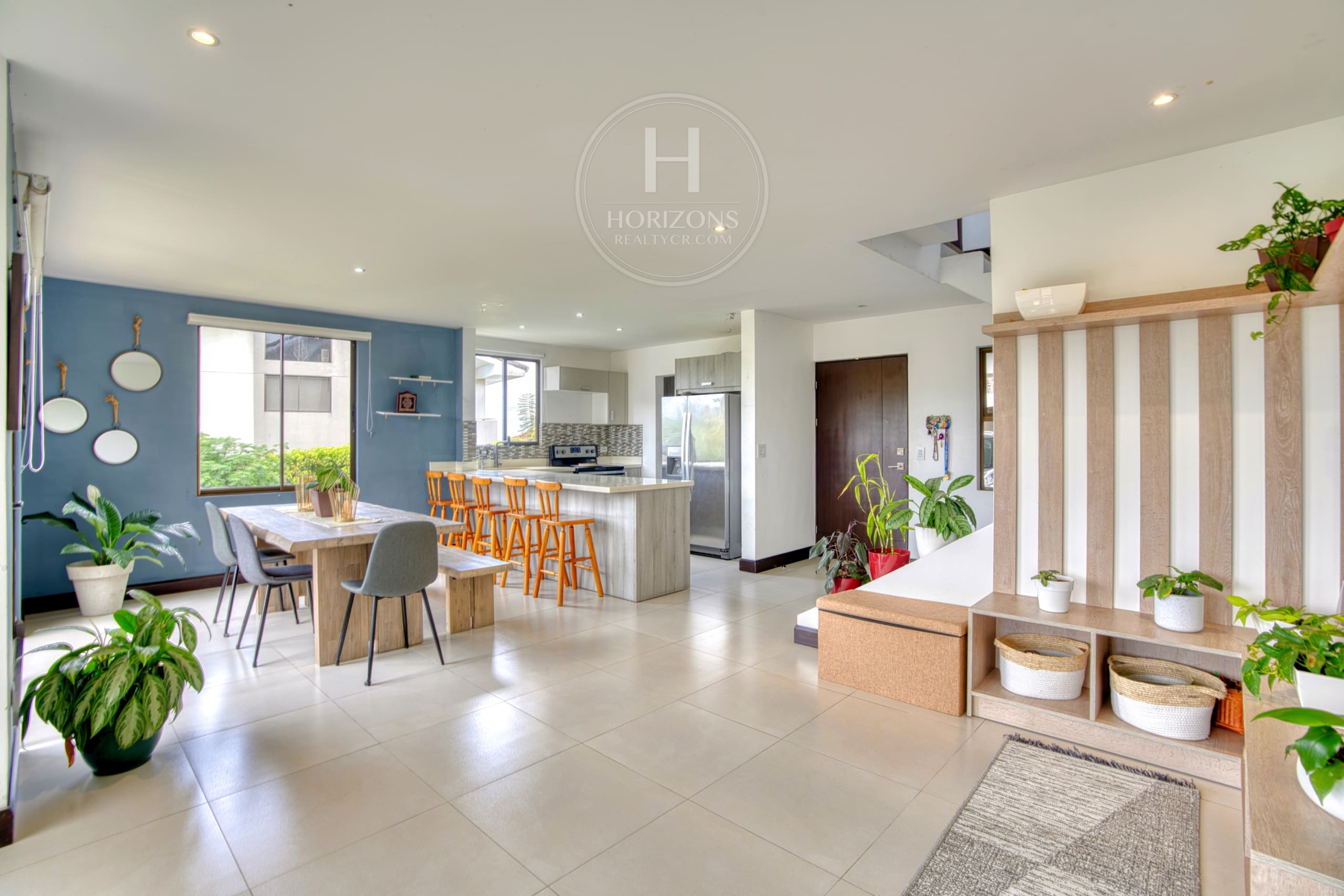 Casa en Venta en Condominio La Estefana con Vista al Bosque 3 Habitaciones y 4 Parqueos noj1079