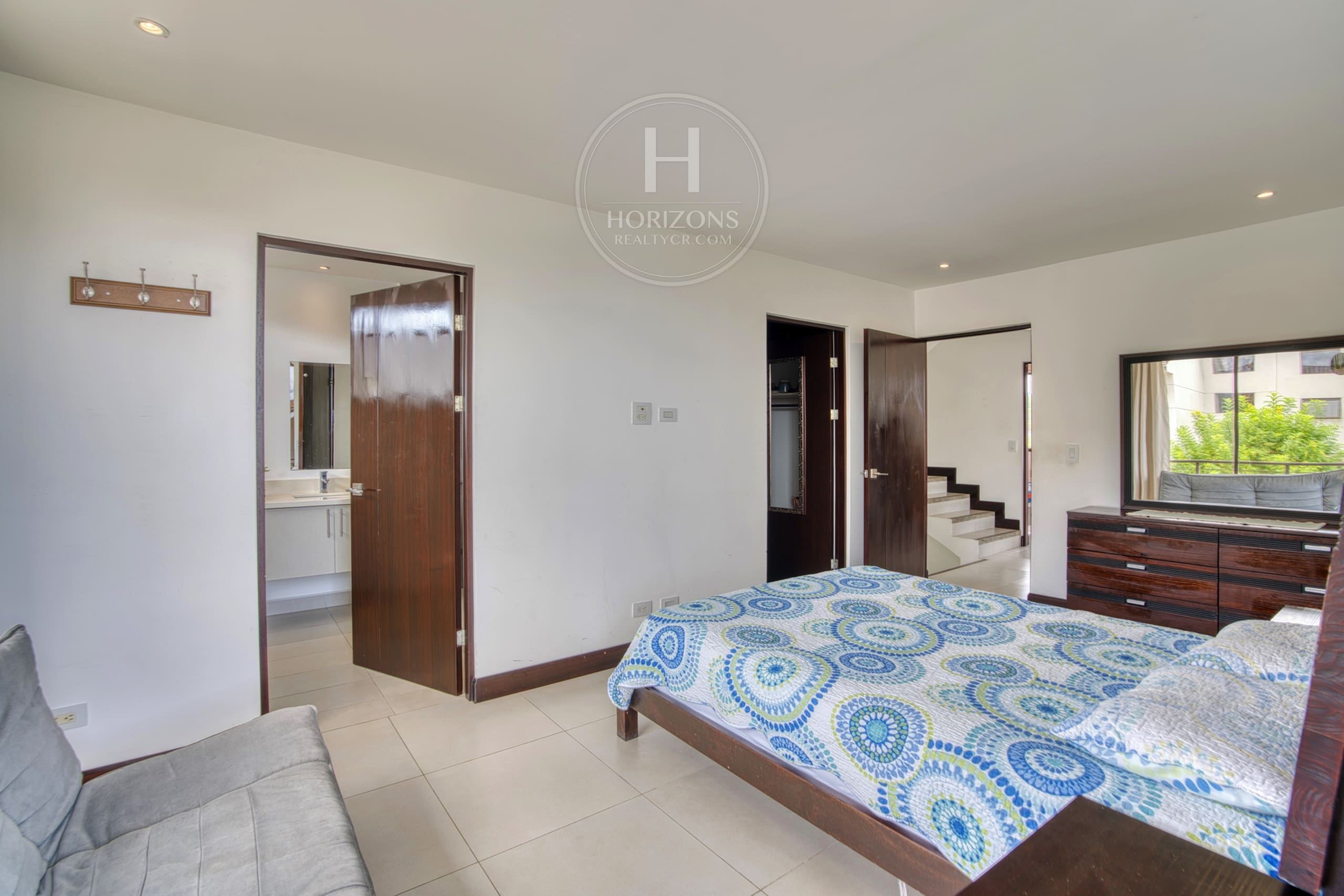 Casa en Venta en Condominio La Estefana con Vista al Bosque 3 Habitaciones y 4 Parqueos noj1079