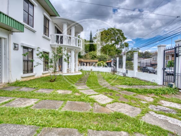 Casa En Venta Guayabos Curridabat | Lote 678M2 | Uso Suelo Mixto De Oportunidad  Nja1349