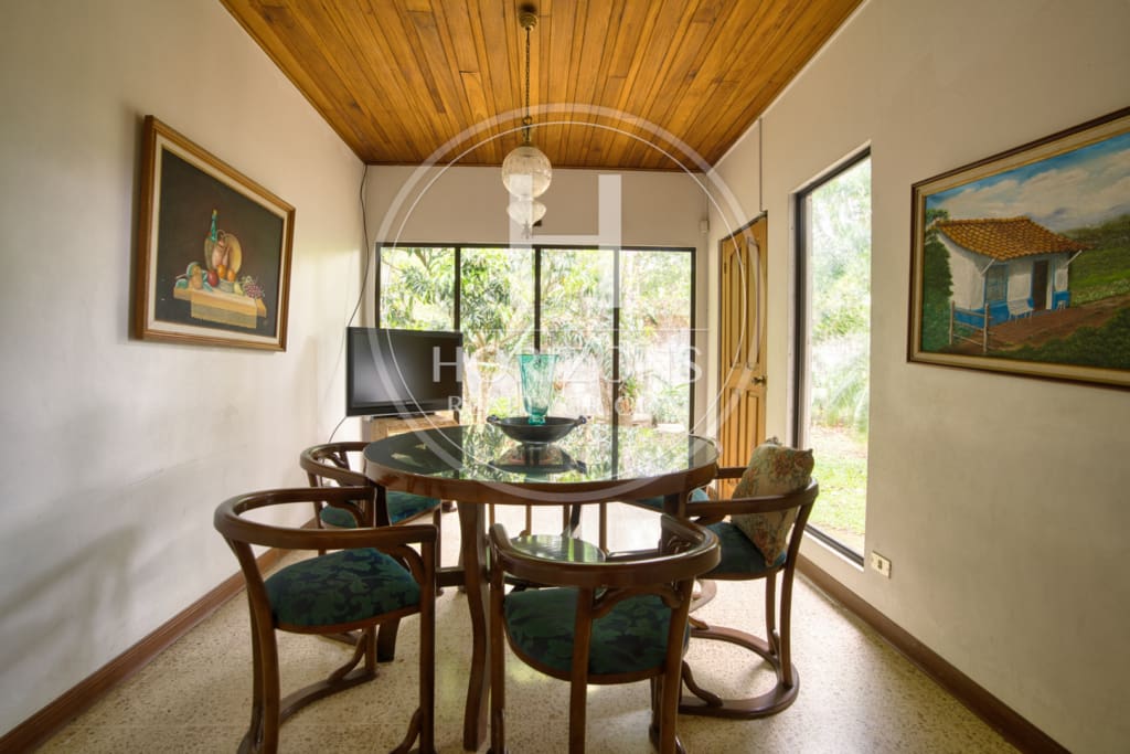 Casa En Venta Guayabos Curridabat | Lote 678m2 | Uso Suelo Mixto de Oportunidad  nja1349