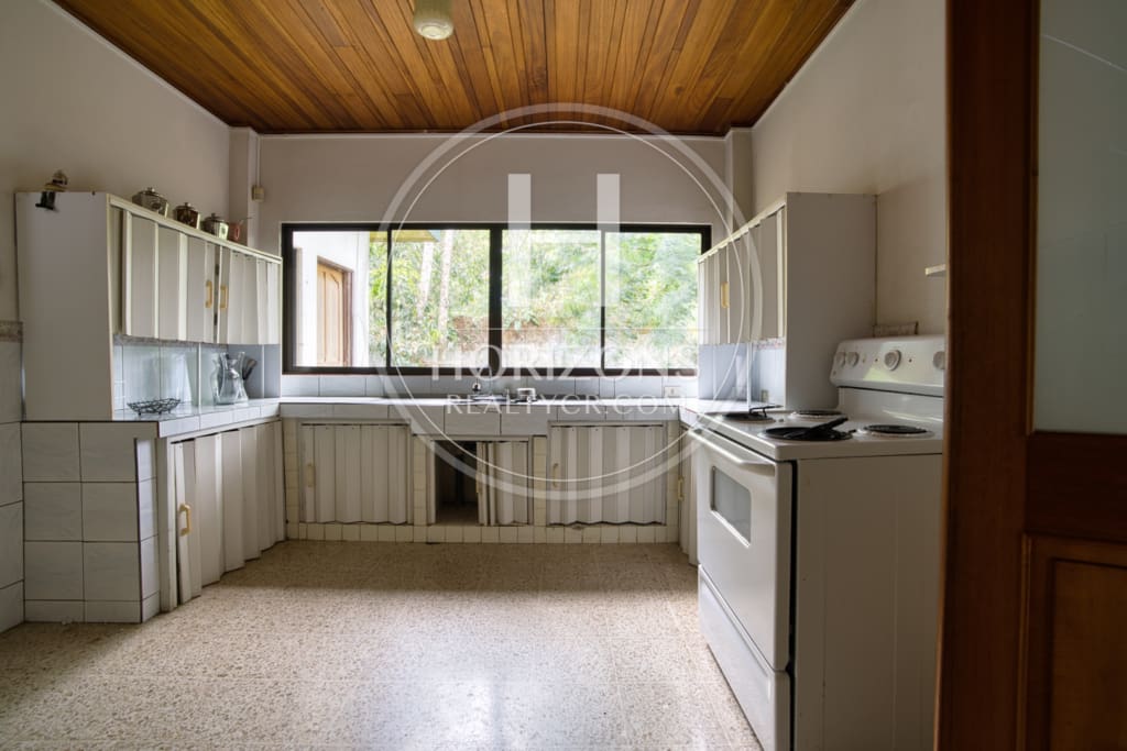 Casa En Venta Guayabos Curridabat | Lote 678m2 | Uso Suelo Mixto de Oportunidad  nja1349
