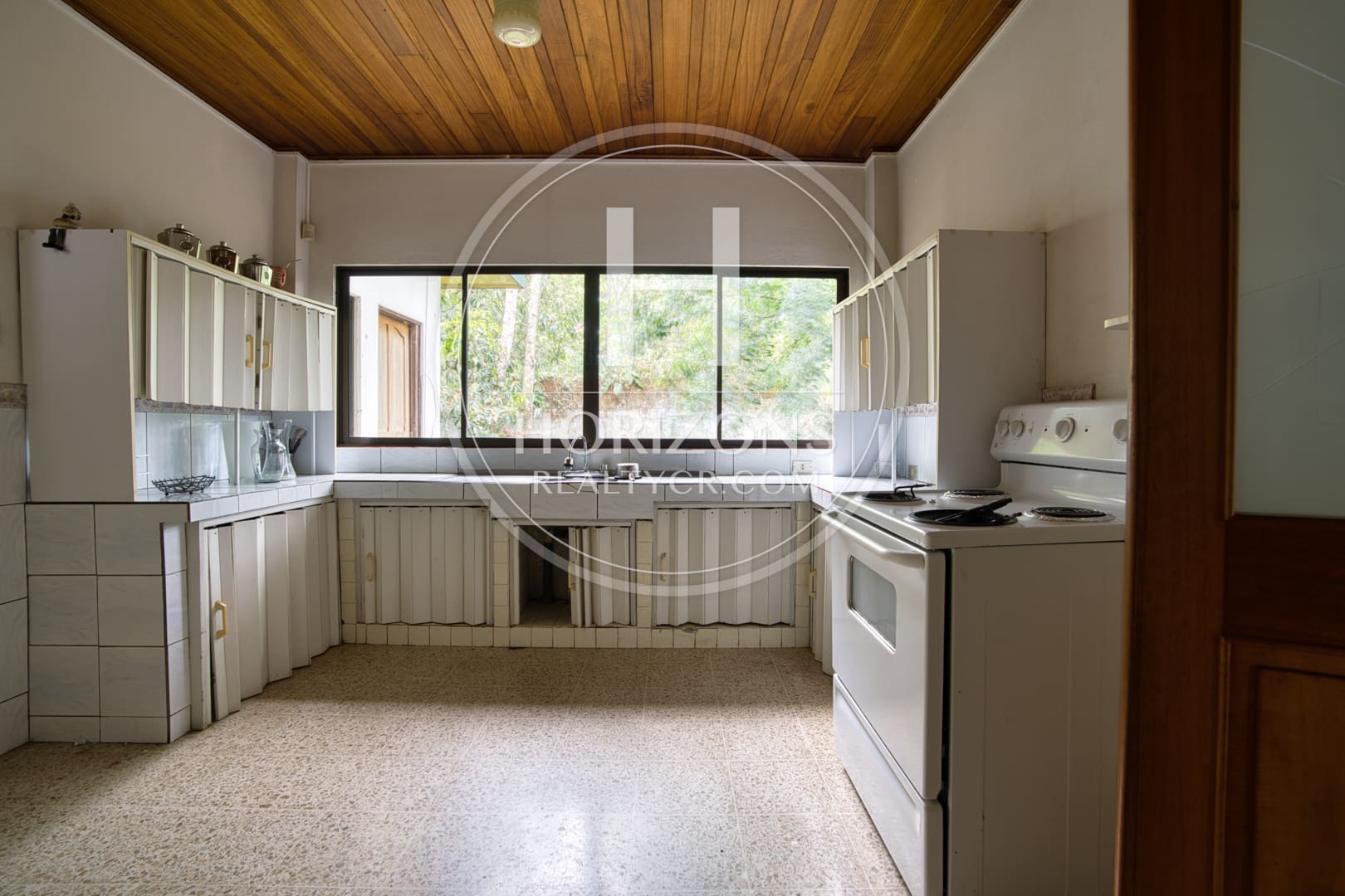 Casa En Venta Guayabos Curridabat | Lote 678m2 | Uso Suelo Mixto de Oportunidad  nja1349