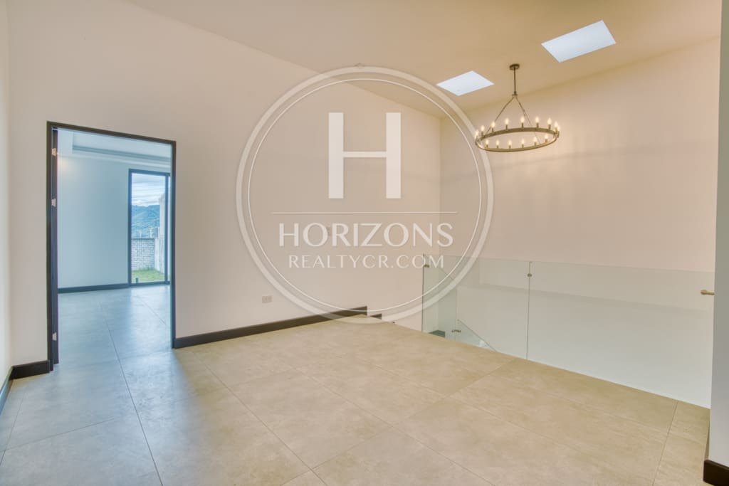 Casa en Venta en Condominio Distrito San Juan – 3 Dormitorios con Baño Cada Uno  nja1351