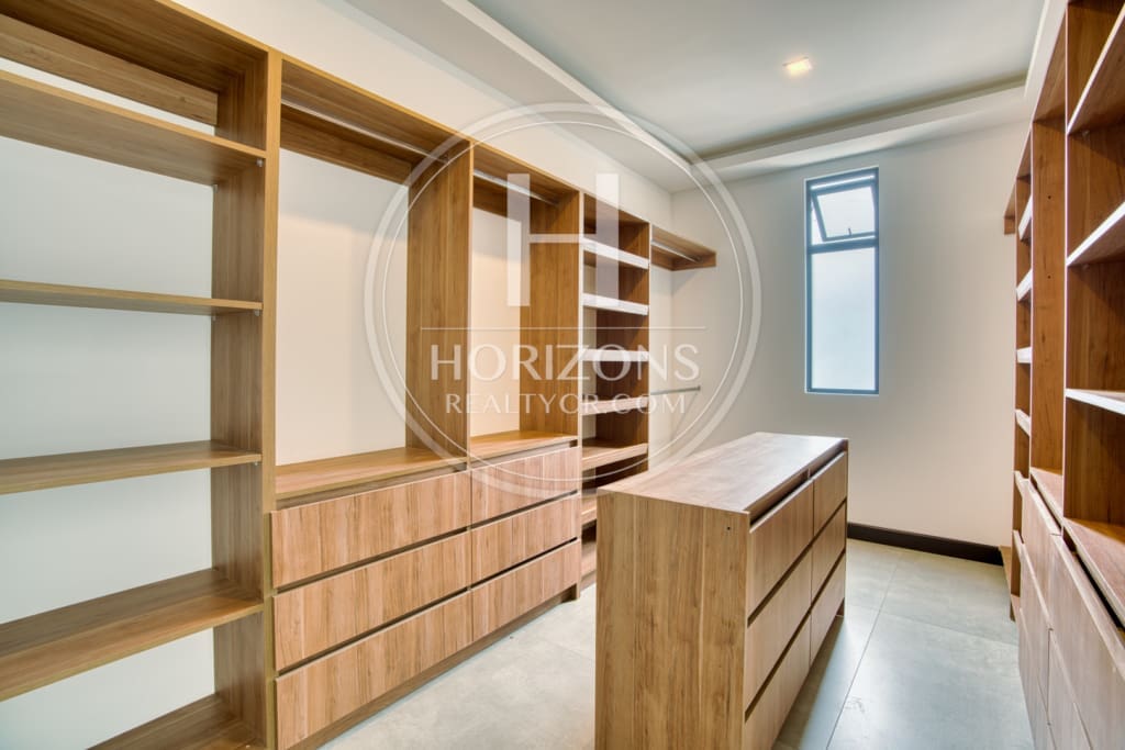 Casa en Venta en Condominio Distrito San Juan – 3 Dormitorios con Baño Cada Uno  nja1351