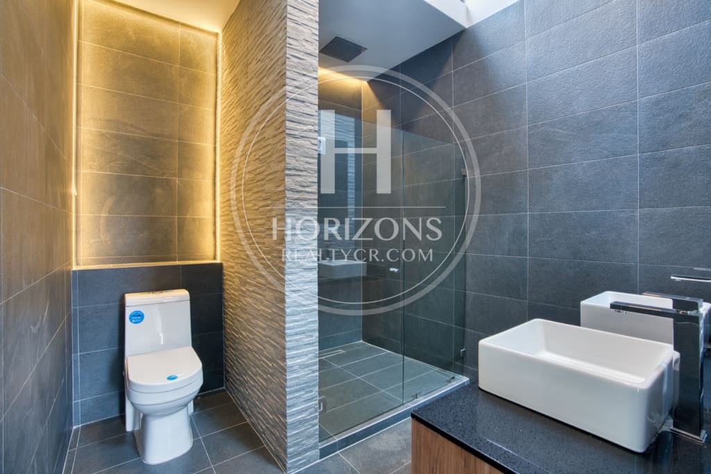 Casa en Venta en Condominio Distrito San Juan – 3 Dormitorios con Baño Cada Uno  nja1351