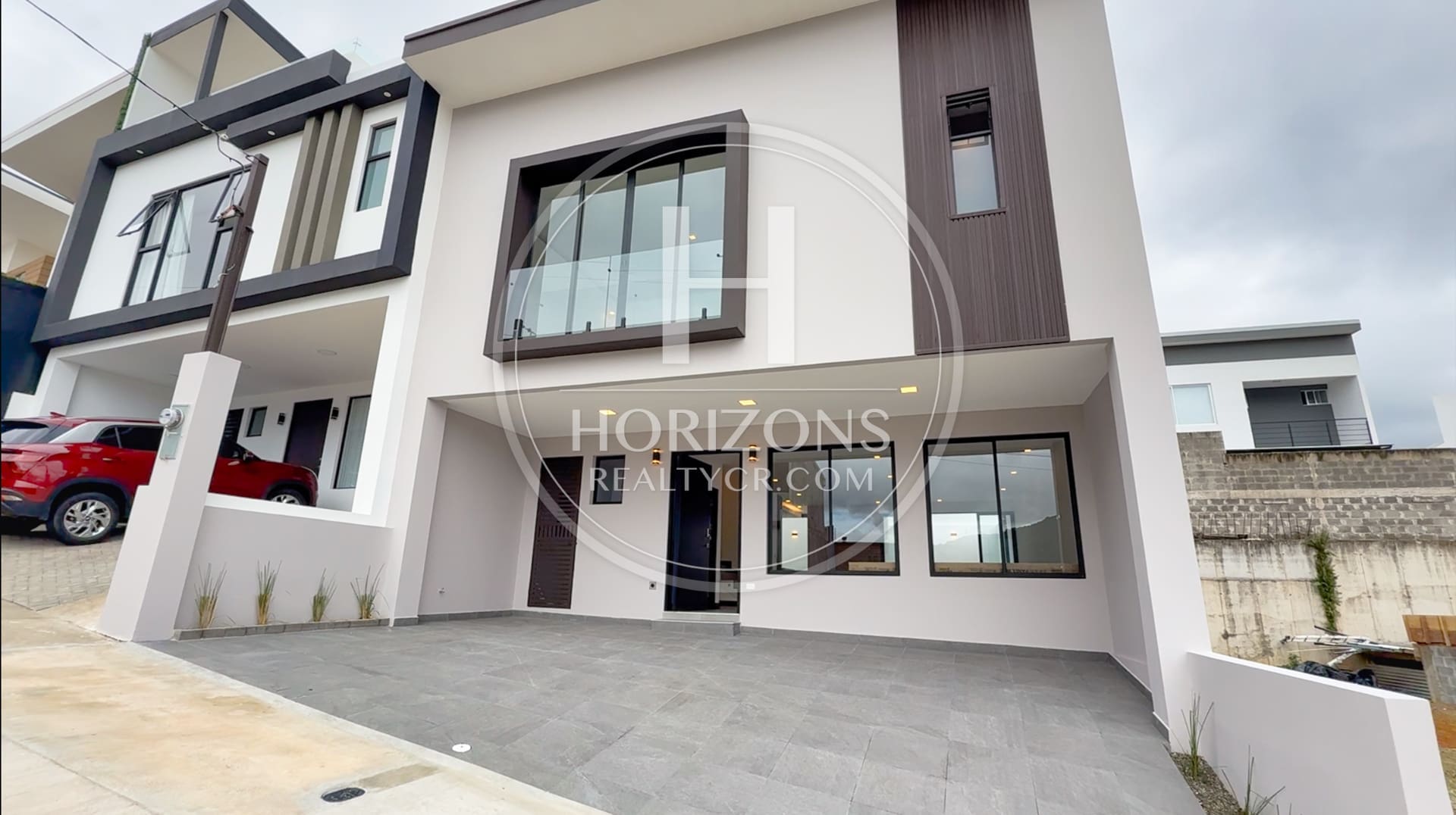 Casa en Venta en Condominio Distrito San Juan – 3 Dormitorios con Baño Cada Uno  nja1351