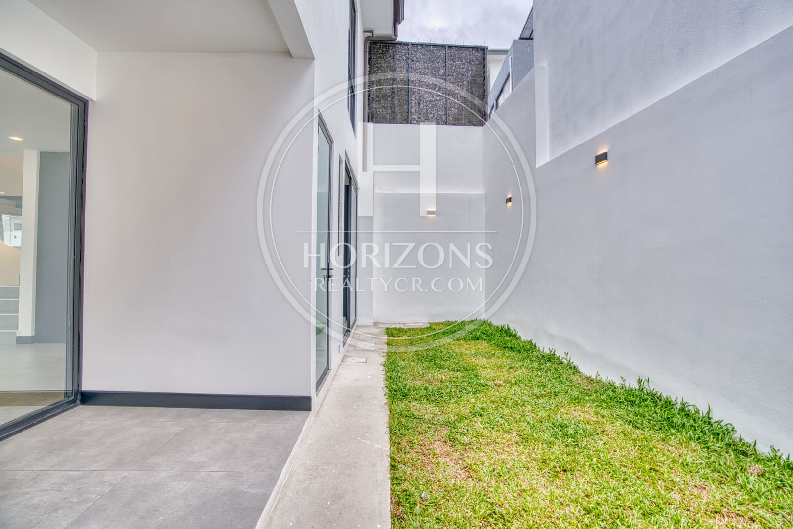 Casa en Venta en Condominio Distrito San Juan – 3 Dormitorios con Baño Cada Uno  nja1351