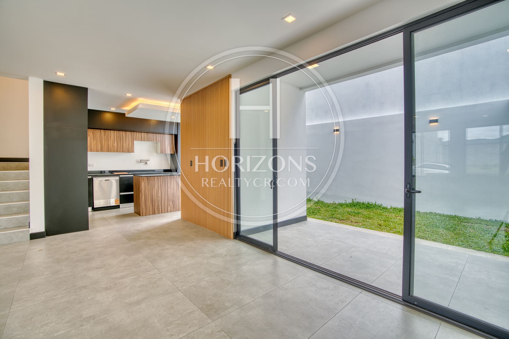 Casa en Venta en Condominio Distrito San Juan – 3 Dormitorios con Baño Cada Uno  nja1351