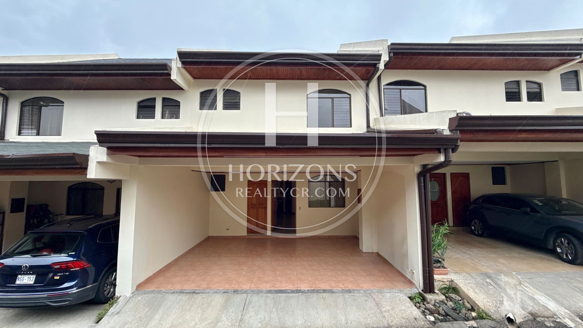 SE VENDE CASA A 1.4km de la UCR 4 HABITACIONES EN CONDOMINIO NJA692