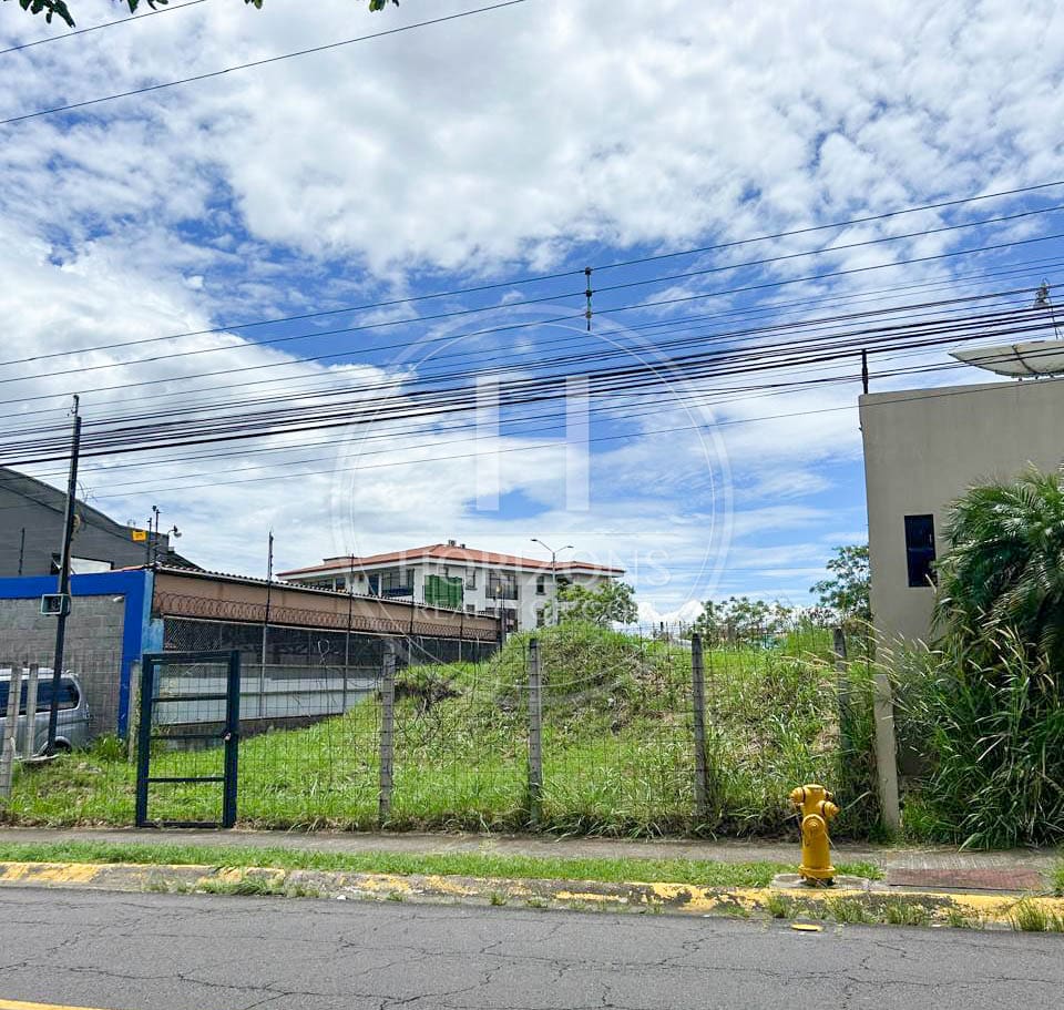 Se Vende Terreno Comercial en La Uruca 325 m² Ideal para Oficinas o Comercio noj1086