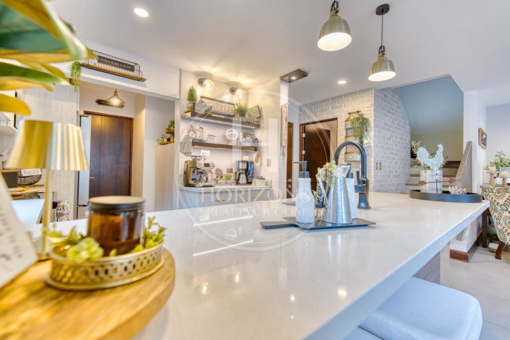 Casa en Venta en Condominio La Estefana con Jardín Privado 3 Habitaciones y 4 Parqueos noj1105
