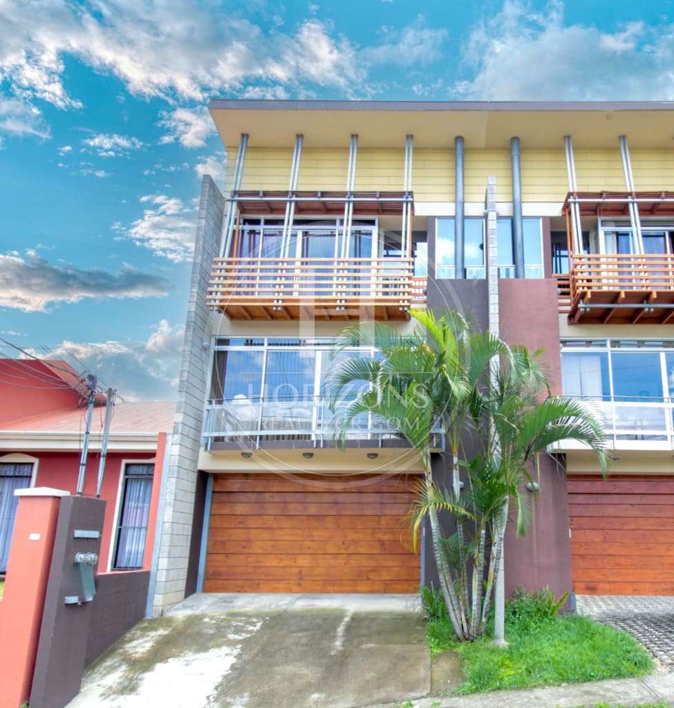 Se Vende Casa Independiente En Curridabat, 3 Habitaciones Noj1099