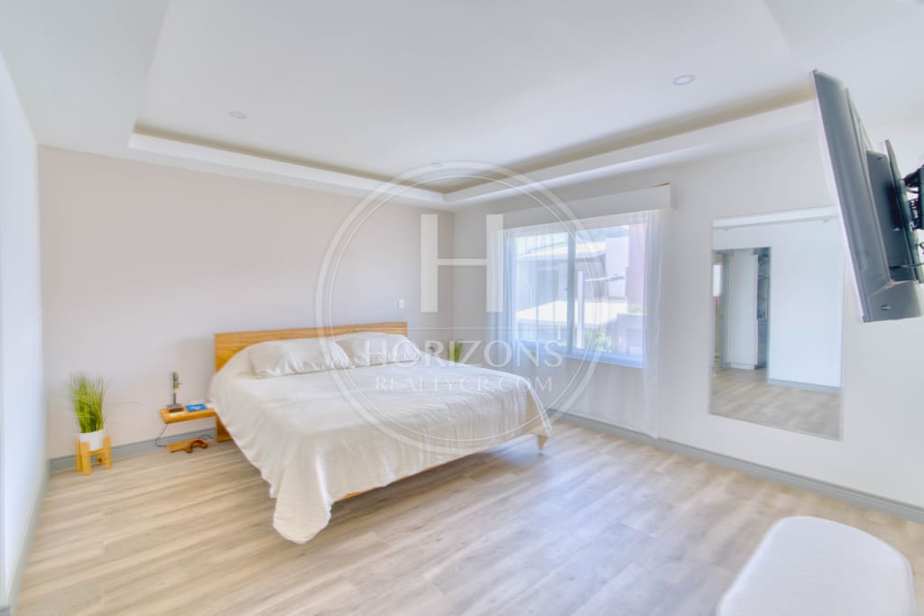 Se Vende Casa Contemporanea En Condominio Lusso en Santa Ana 4 Habitaciones noj1090
