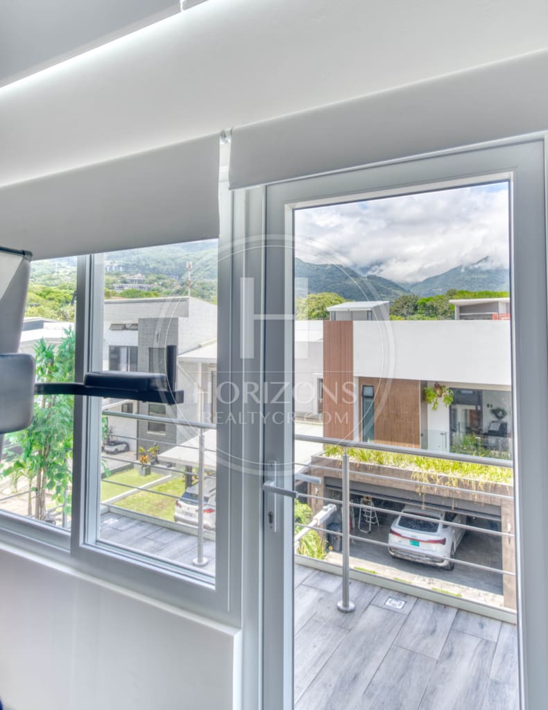 Se Vende Casa Contemporanea En Condominio Lusso en Santa Ana 4 Habitaciones noj1090