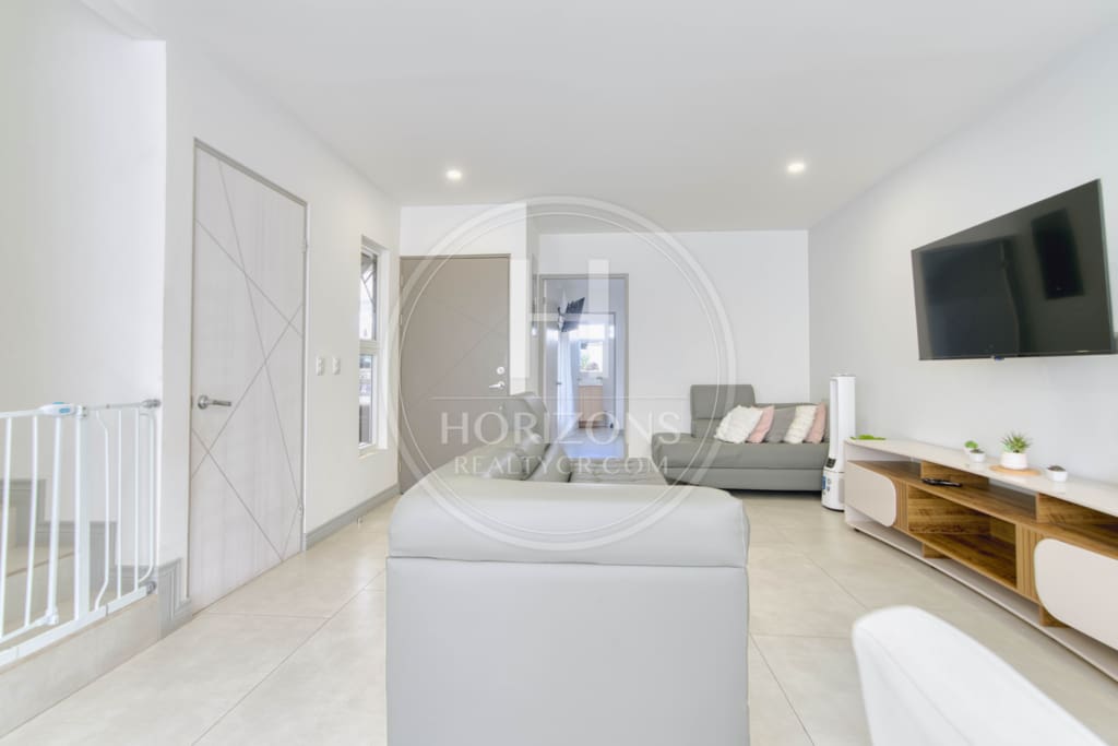 Se Vende Casa Contemporanea En Condominio Lusso en Santa Ana 4 Habitaciones noj1090