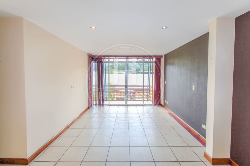 Se Vende Casa Independiente en Curridabat, 3 Habitaciones noj1099