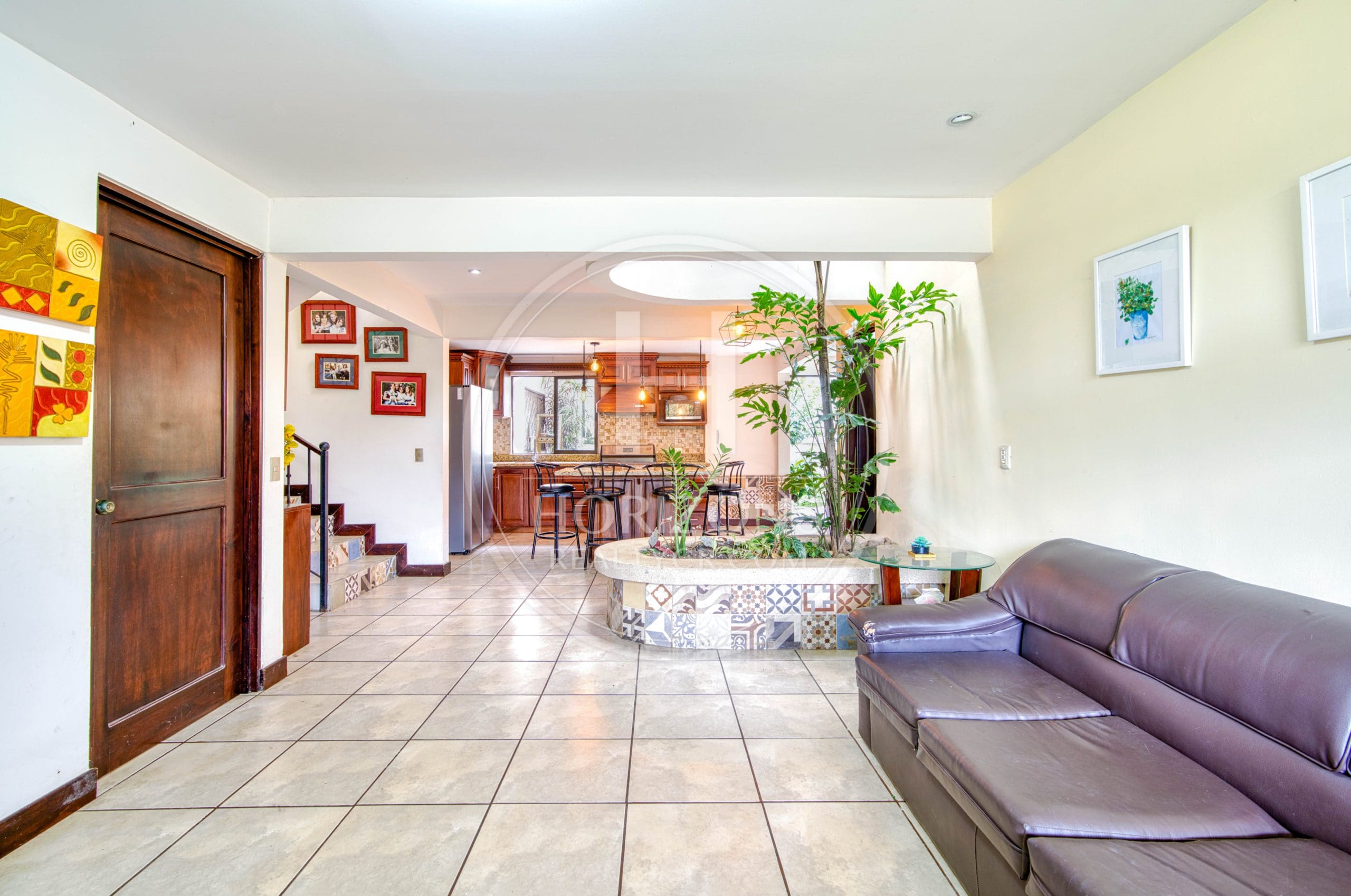 Casa en Venta en Condominio Xicoyan en Sabanilla con 4 Habitaciones y Oficina noj1096