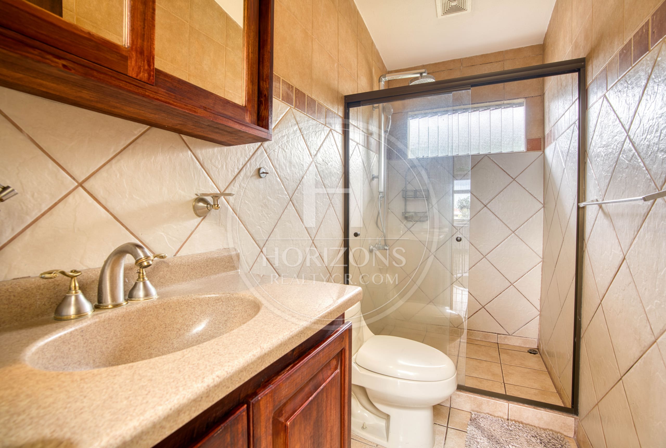 Casa en Venta en Condominio Xicoyan en Sabanilla con 4 Habitaciones y Oficina noj1096