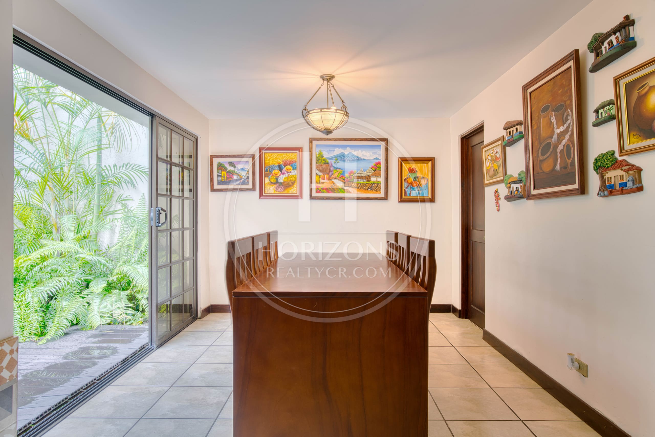 Casa en Venta en Condominio Xicoyan en Sabanilla con 4 Habitaciones y Oficina noj1096