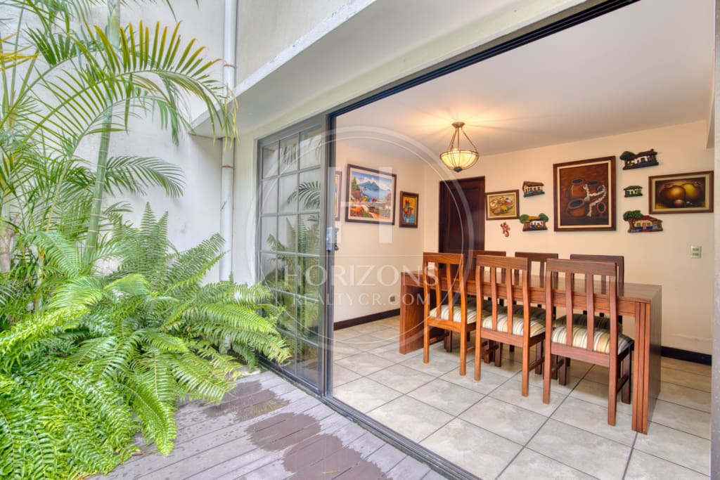 Casa en Venta en Condominio Xicoyan en Sabanilla con 4 Habitaciones y Oficina noj1096