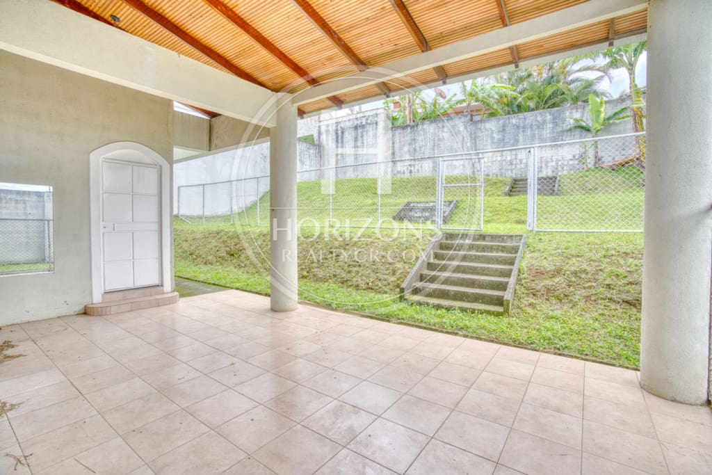 Casa en Residencial Altamonte 5 Habitaciones más Oficina y C. Servicio nja1355