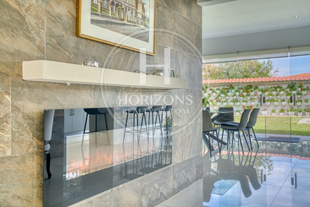 Moderna Casa con Jardín Amplio en Residencial Altamonte Curridabat 3 Habitaciones 6 Parqueos NJA1361JB