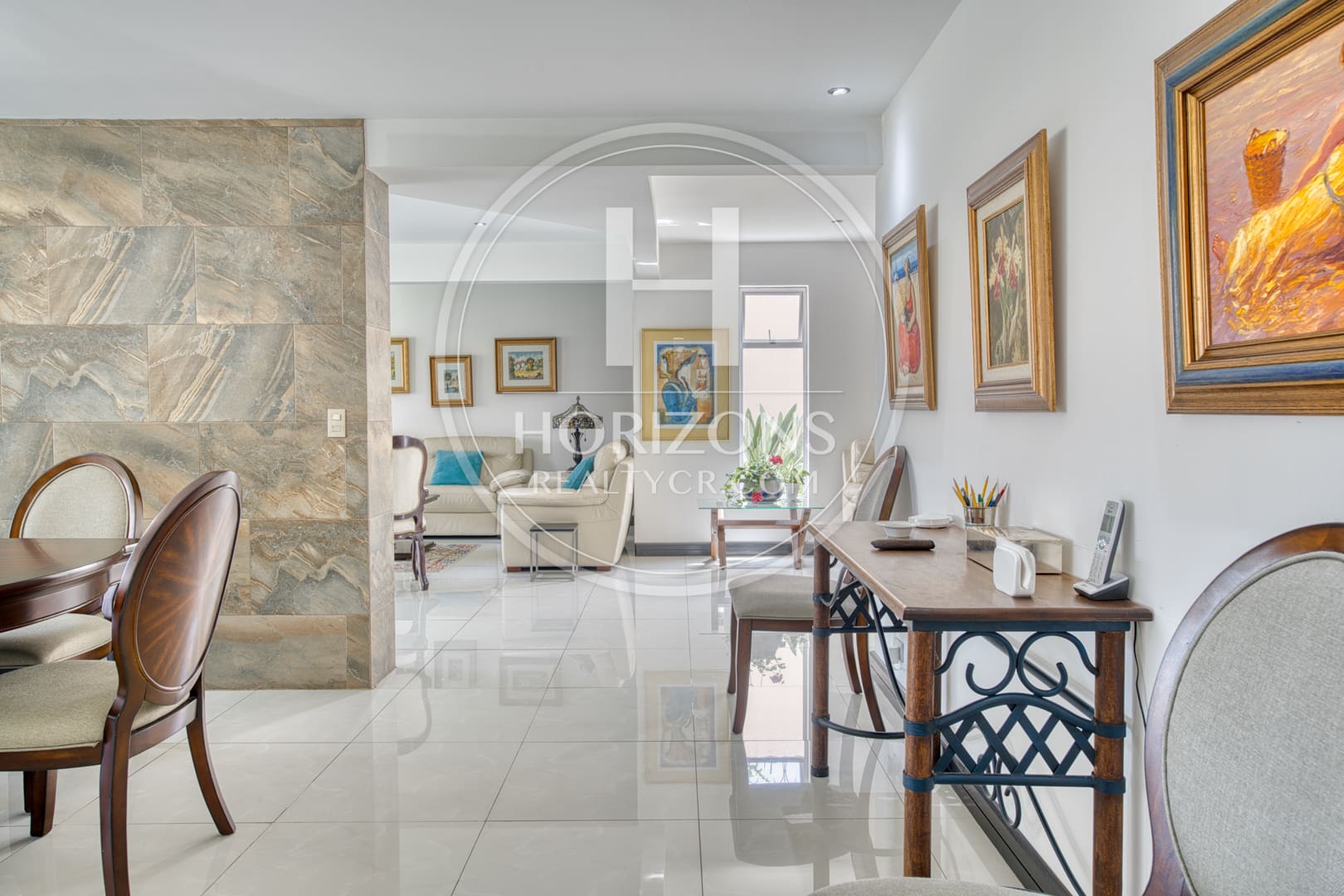 Moderna Casa con Jardín Amplio en Residencial Altamonte Curridabat 3 Habitaciones 6 Parqueos NJA1361JB