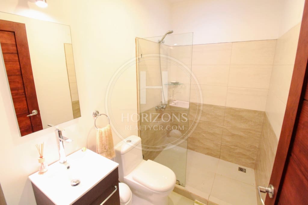 Se Vende Moderna Casa en Condominio Rialto en Sabanilla 3 Habitaciones y Oficina noj1097