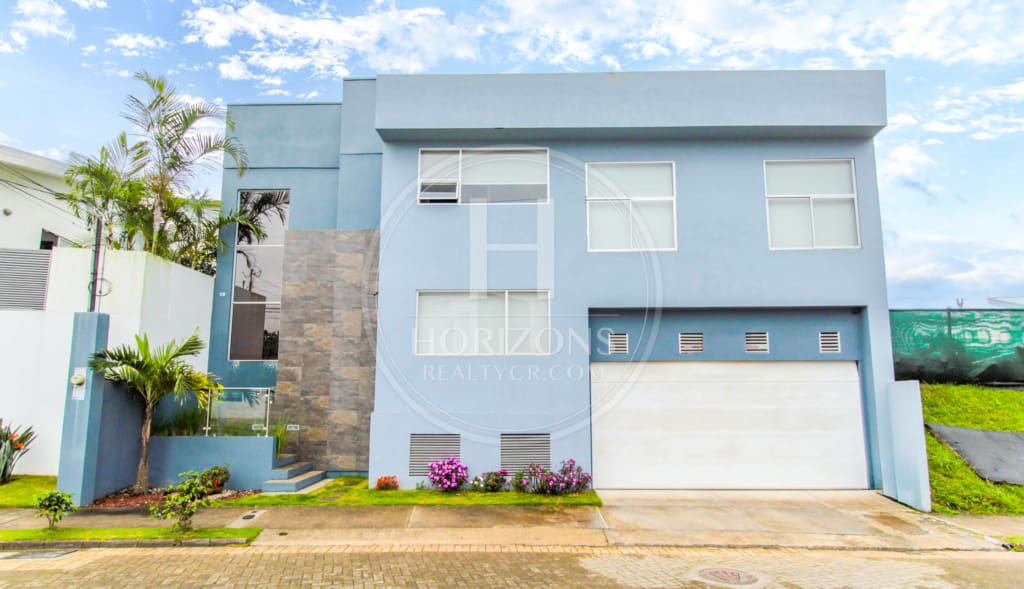 Se Vende Moderna Casa En Condominio Rialto En Sabanilla 3 Habitaciones Y Oficina Noj1097