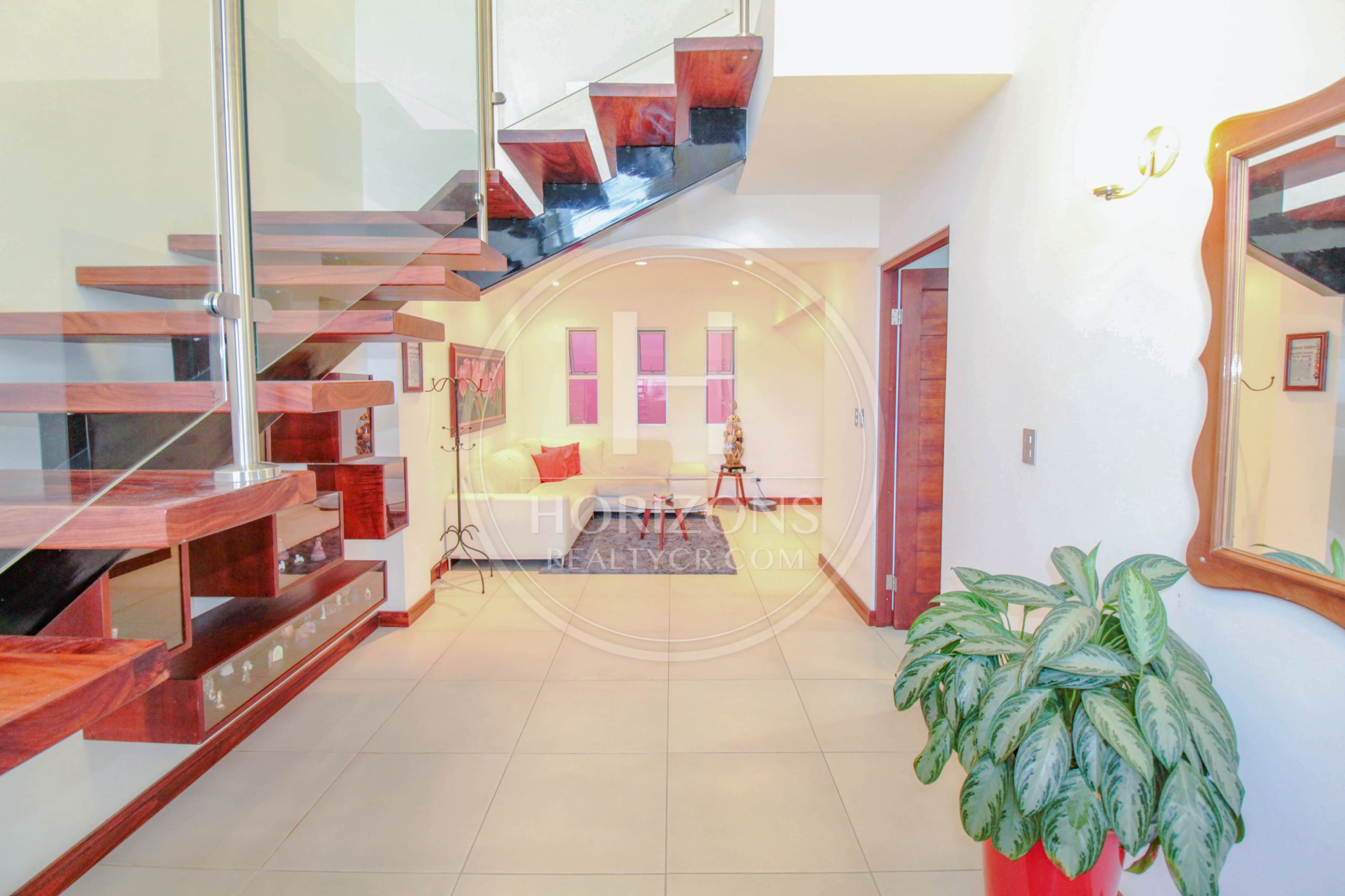 Se Vende Moderna Casa en Condominio Rialto en Sabanilla 3 Habitaciones y Oficina noj1097