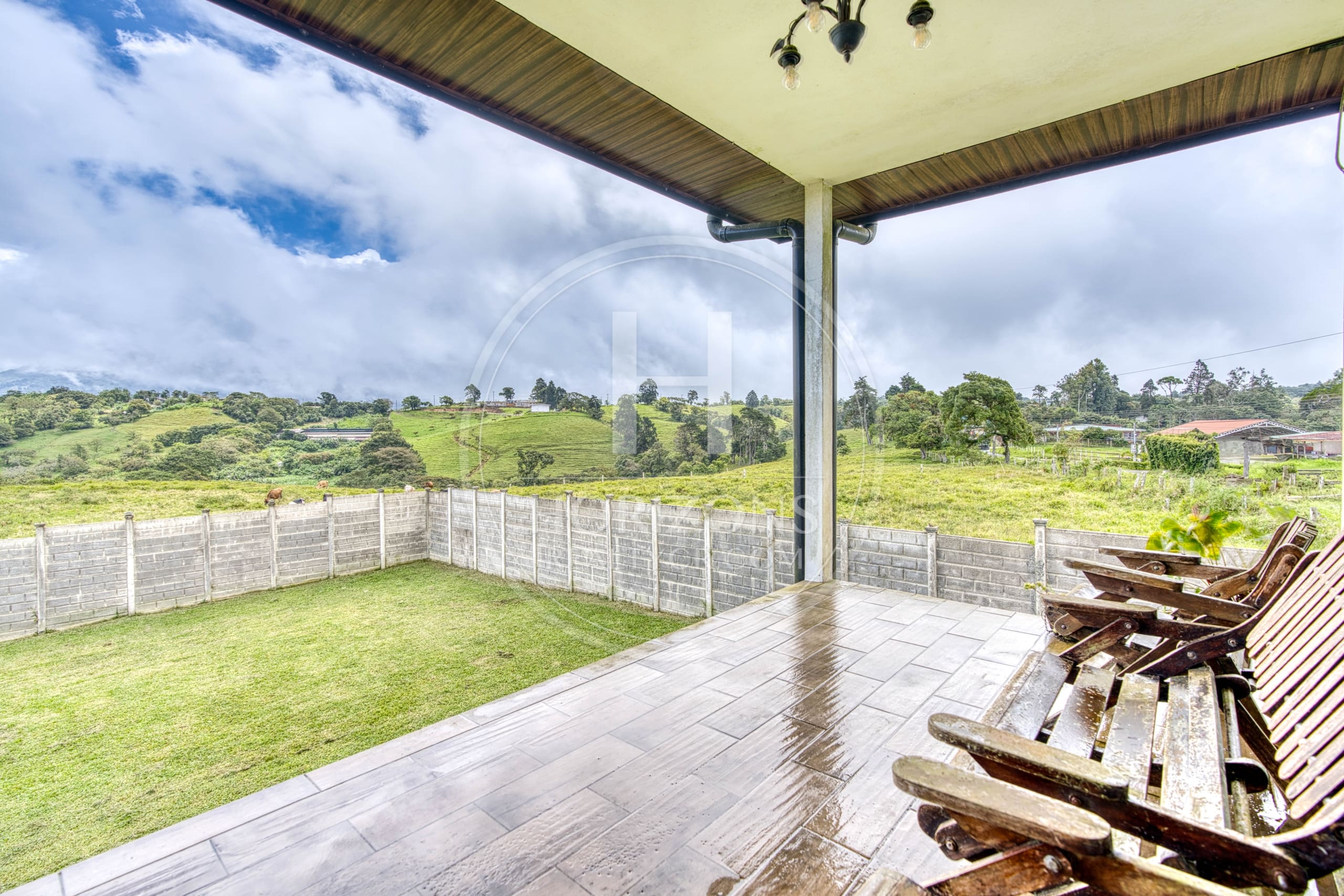 Casa independiente con Vista a la Montaña en Platanares de Moravia 4 Habitaciones noj1124