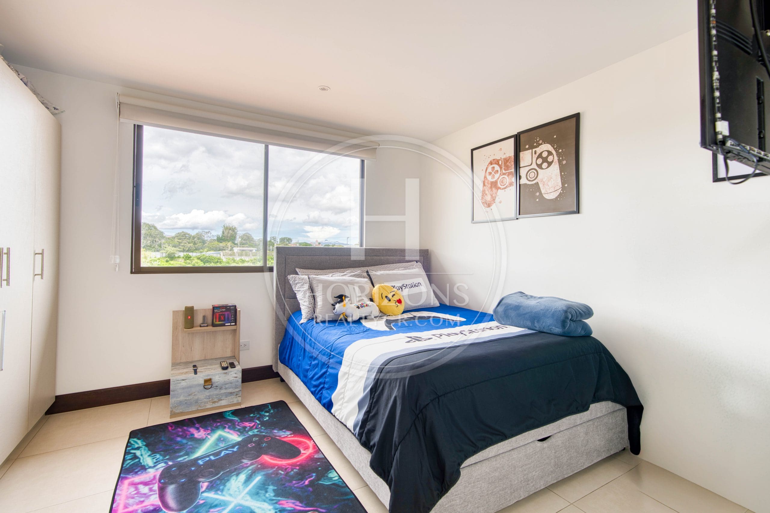 Casa en Venta en Condominio La Estefana con Jardín Privado y 4 Parqueos noj1104