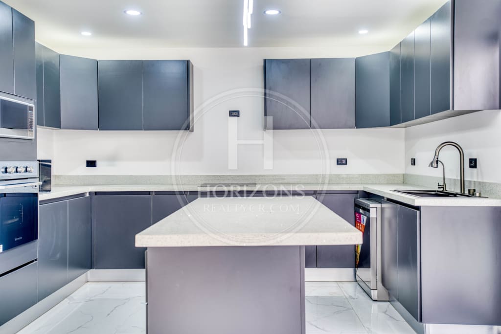 Para Estrenar Casa Moderna en Distrito San Juan con 3 Habitaciones y 3 Parqueos noj1113