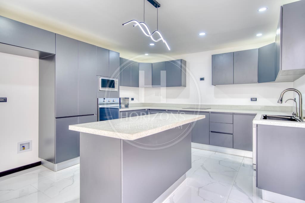 Para Estrenar Casa Moderna en Distrito San Juan con 3 Habitaciones y 3 Parqueos noj1113