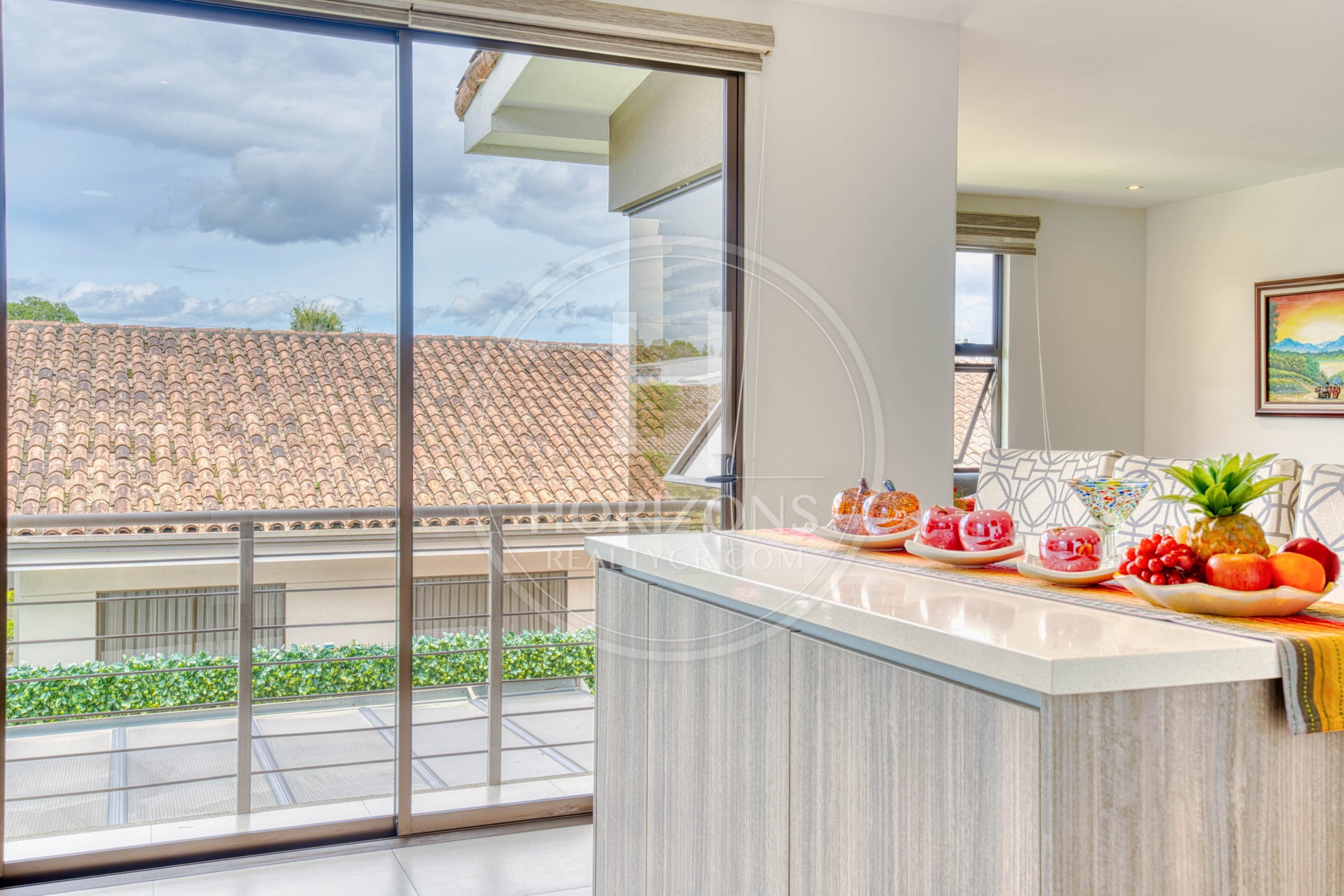 Casa en Venta en Condominio La Estefana con Jardín Privado y 4 Parqueos noj1104
