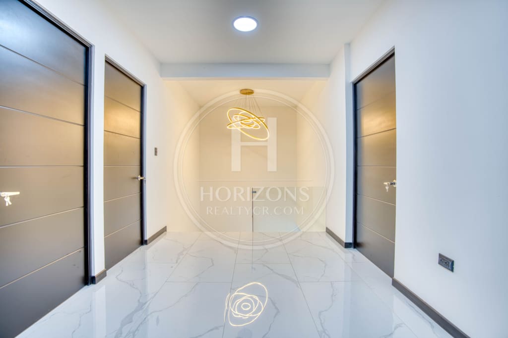 Para Estrenar Casa Moderna en Distrito San Juan con 3 Habitaciones y 3 Parqueos noj1113