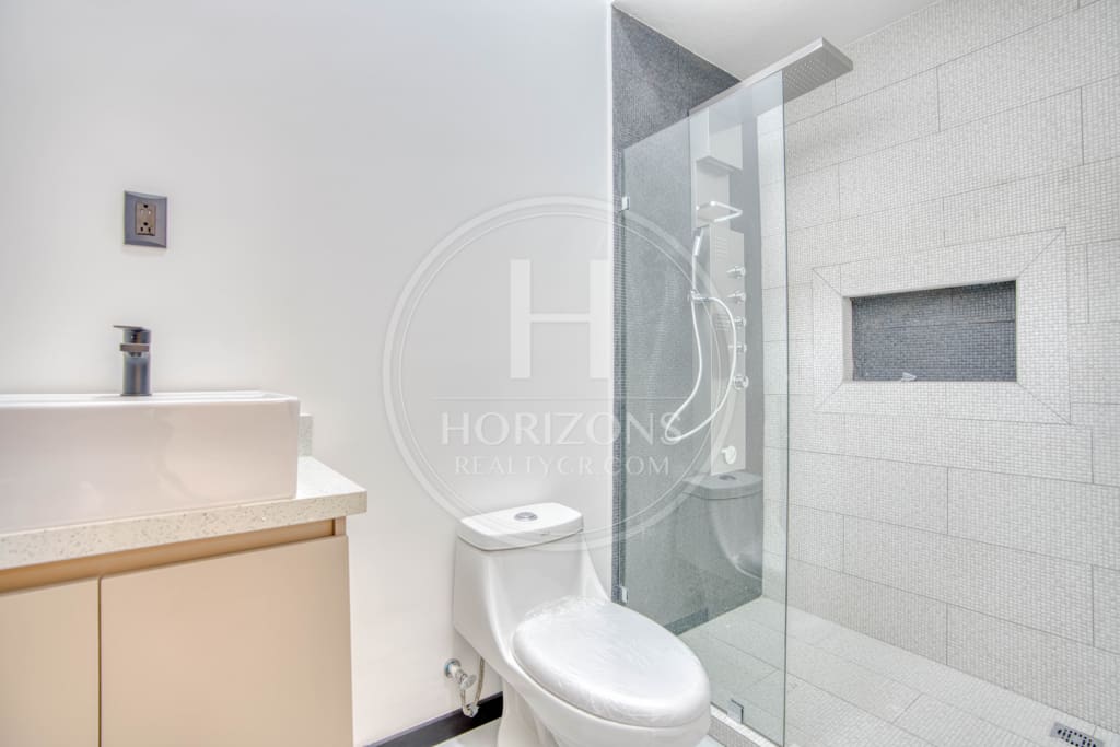 Para Estrenar Casa Moderna en Distrito San Juan con 3 Habitaciones y 3 Parqueos noj1113